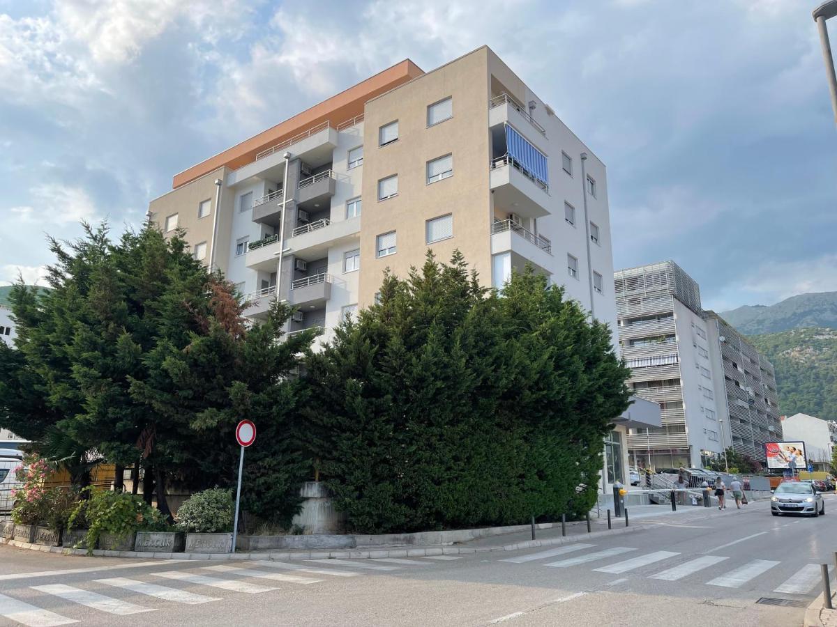 Azure Apartments بودفا المظهر الخارجي الصورة