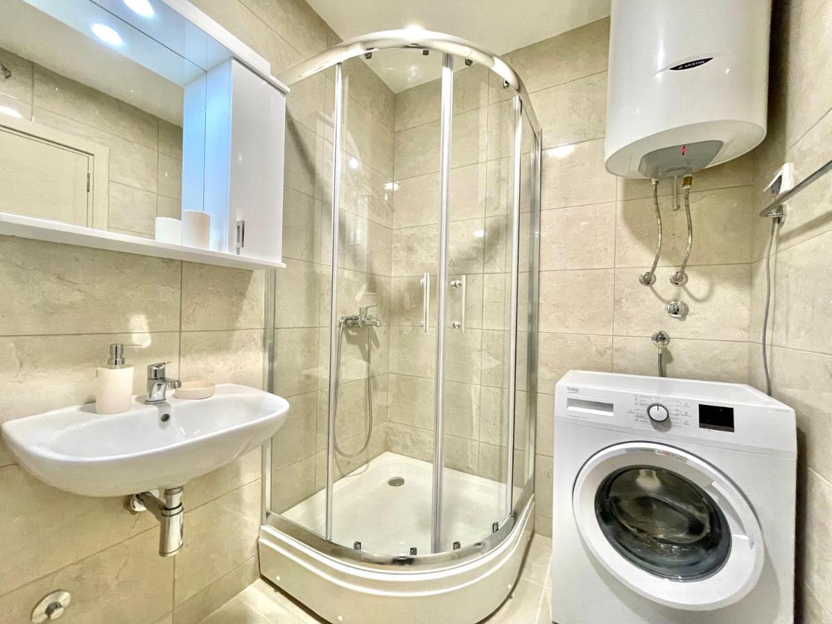 Azure Apartments بودفا المظهر الخارجي الصورة