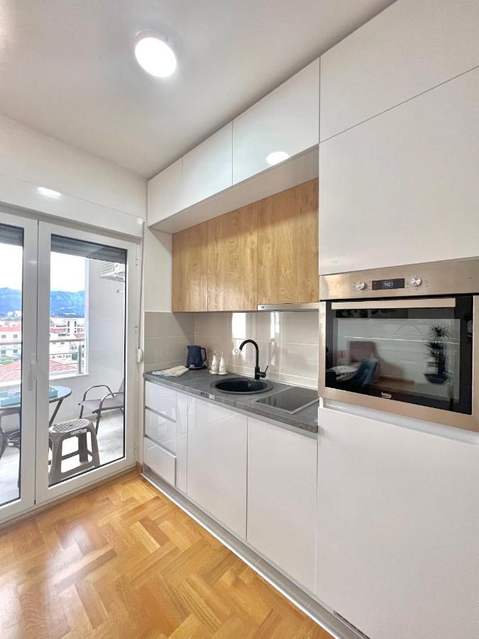 Azure Apartments بودفا المظهر الخارجي الصورة