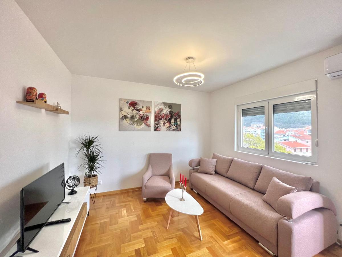 Azure Apartments بودفا المظهر الخارجي الصورة
