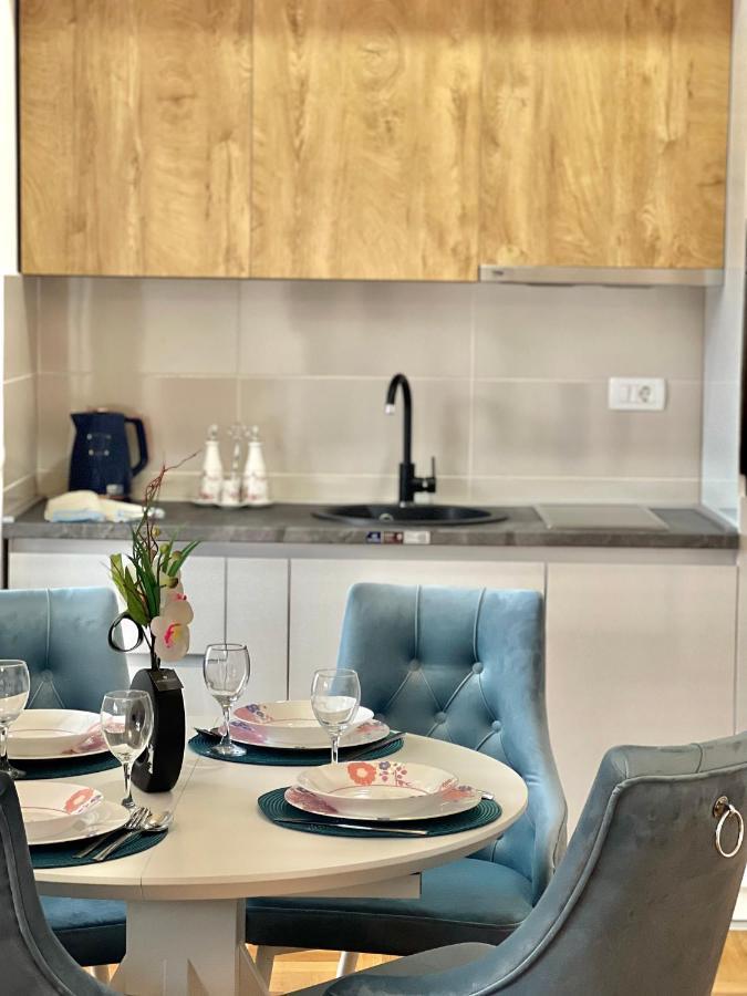 Azure Apartments بودفا المظهر الخارجي الصورة