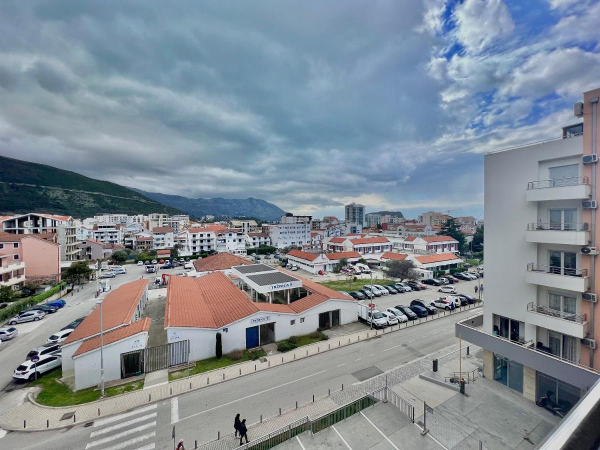 Azure Apartments بودفا المظهر الخارجي الصورة