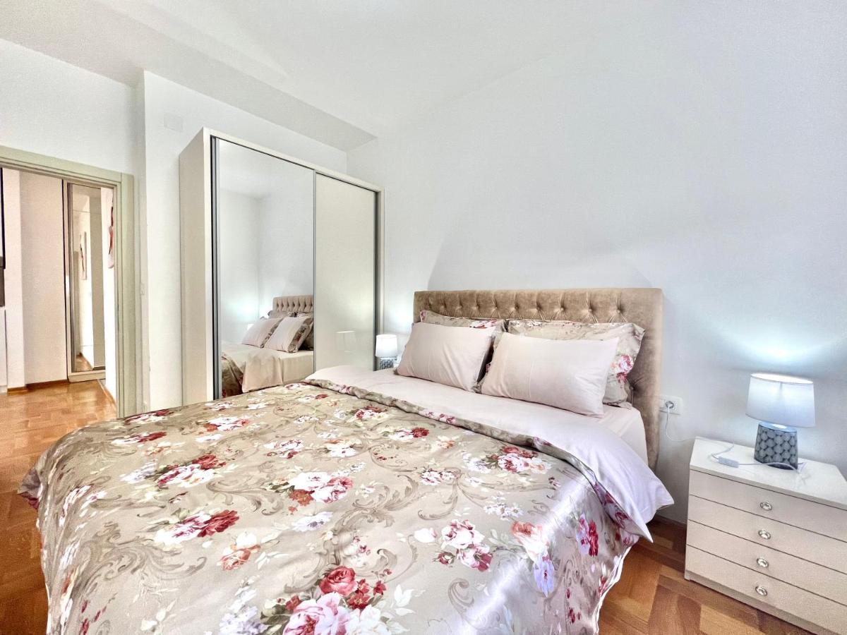 Azure Apartments بودفا المظهر الخارجي الصورة