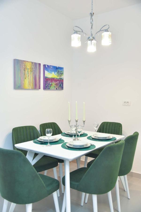 Azure Apartments بودفا المظهر الخارجي الصورة