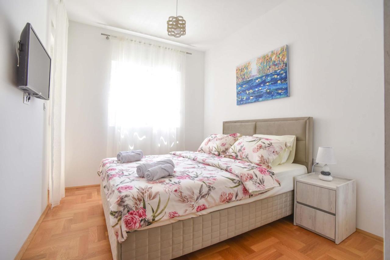 Azure Apartments بودفا المظهر الخارجي الصورة