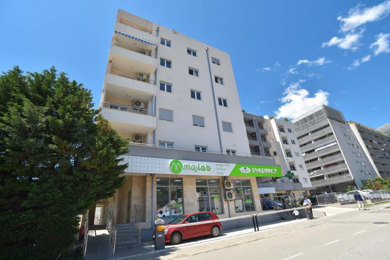Azure Apartments بودفا المظهر الخارجي الصورة