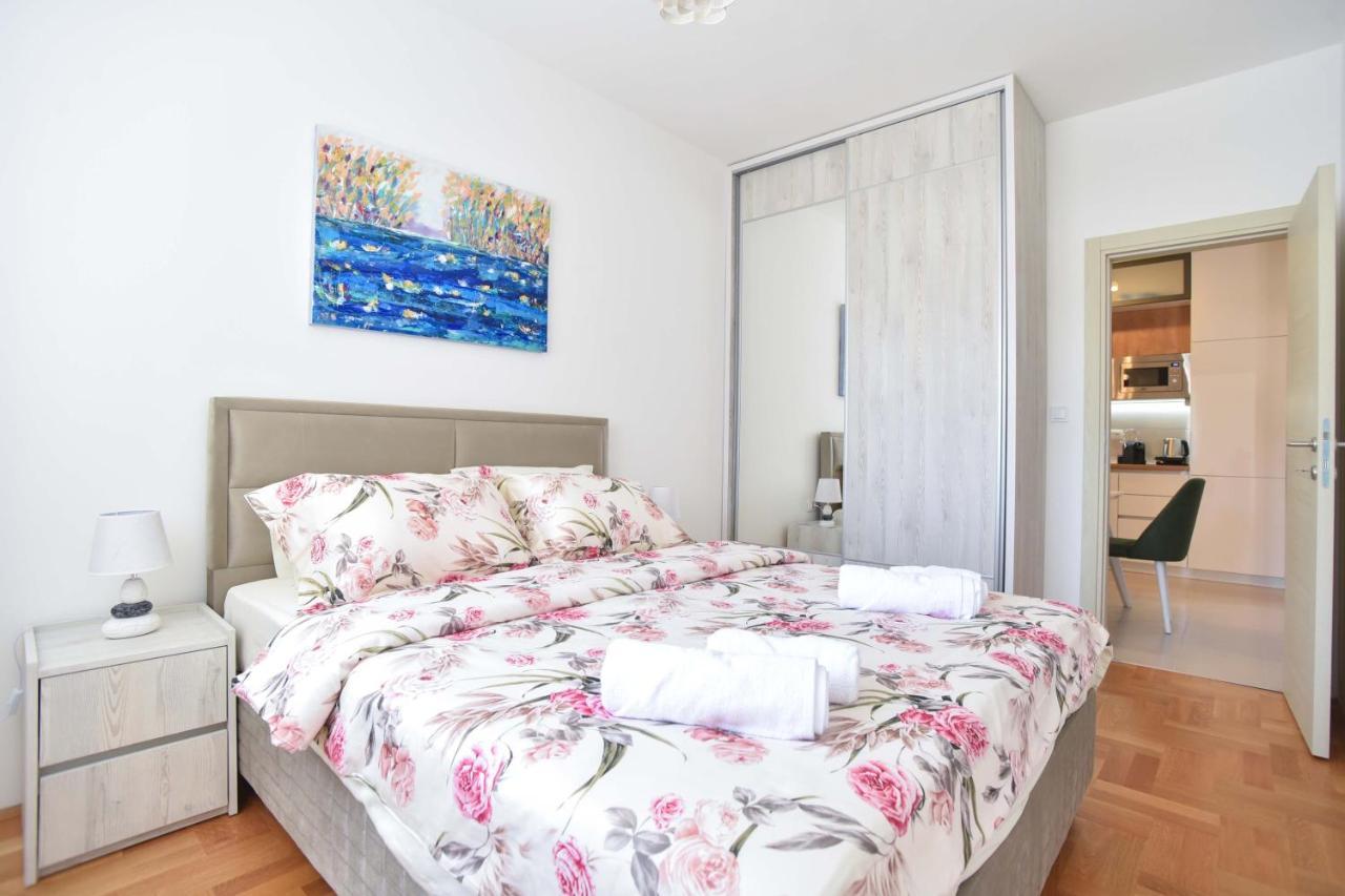 Azure Apartments بودفا المظهر الخارجي الصورة
