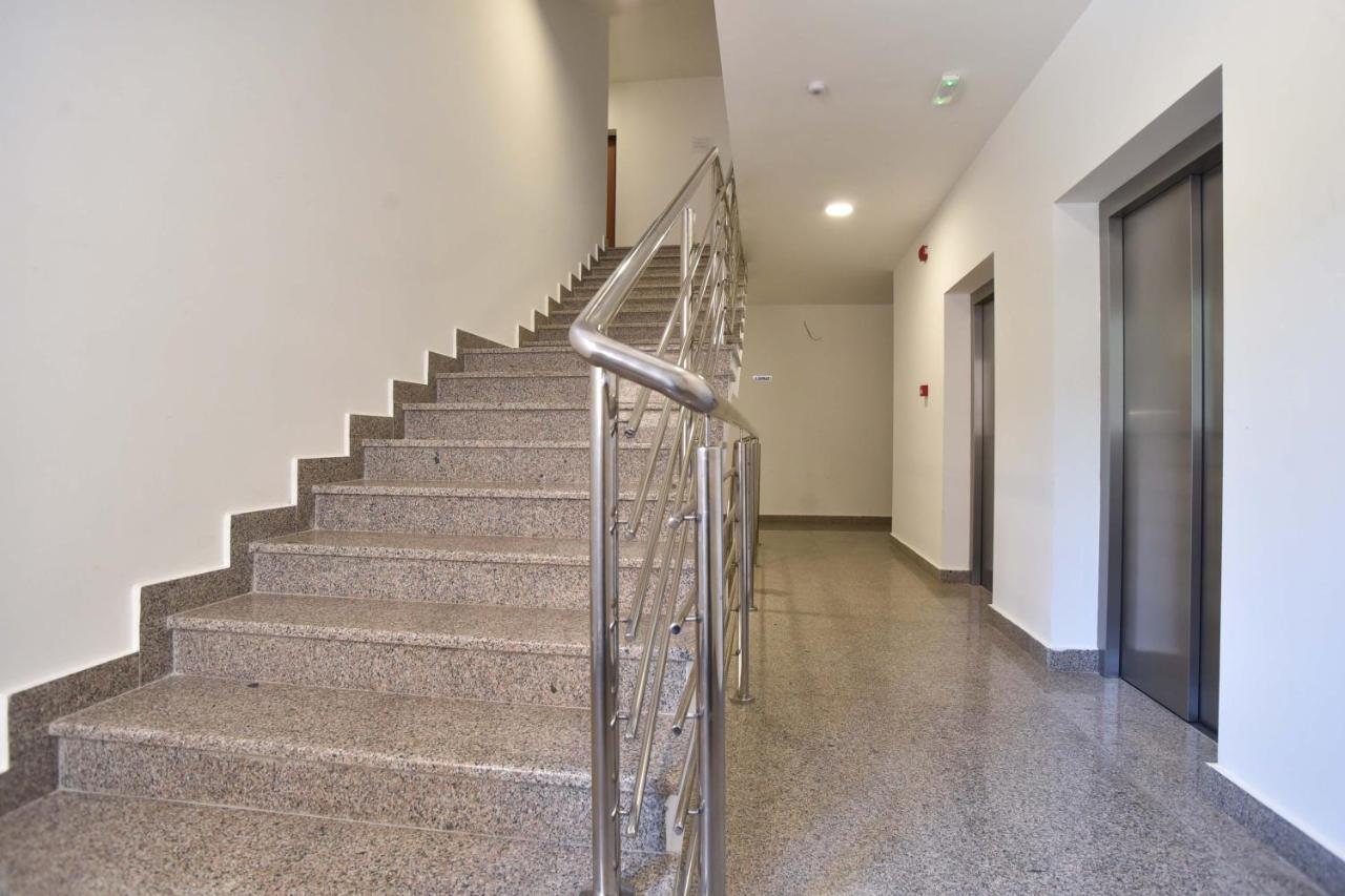 Azure Apartments بودفا المظهر الخارجي الصورة