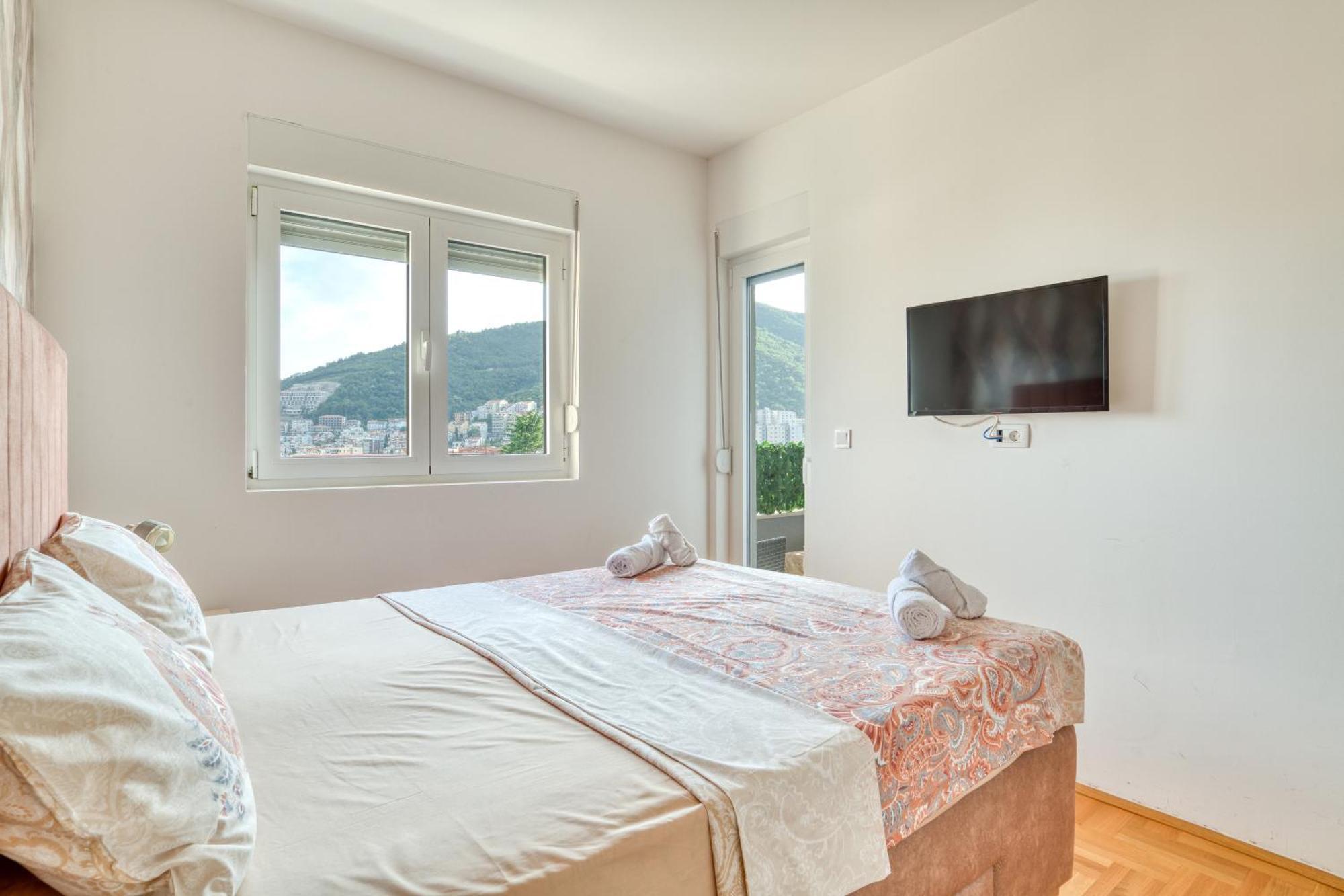Azure Apartments بودفا المظهر الخارجي الصورة