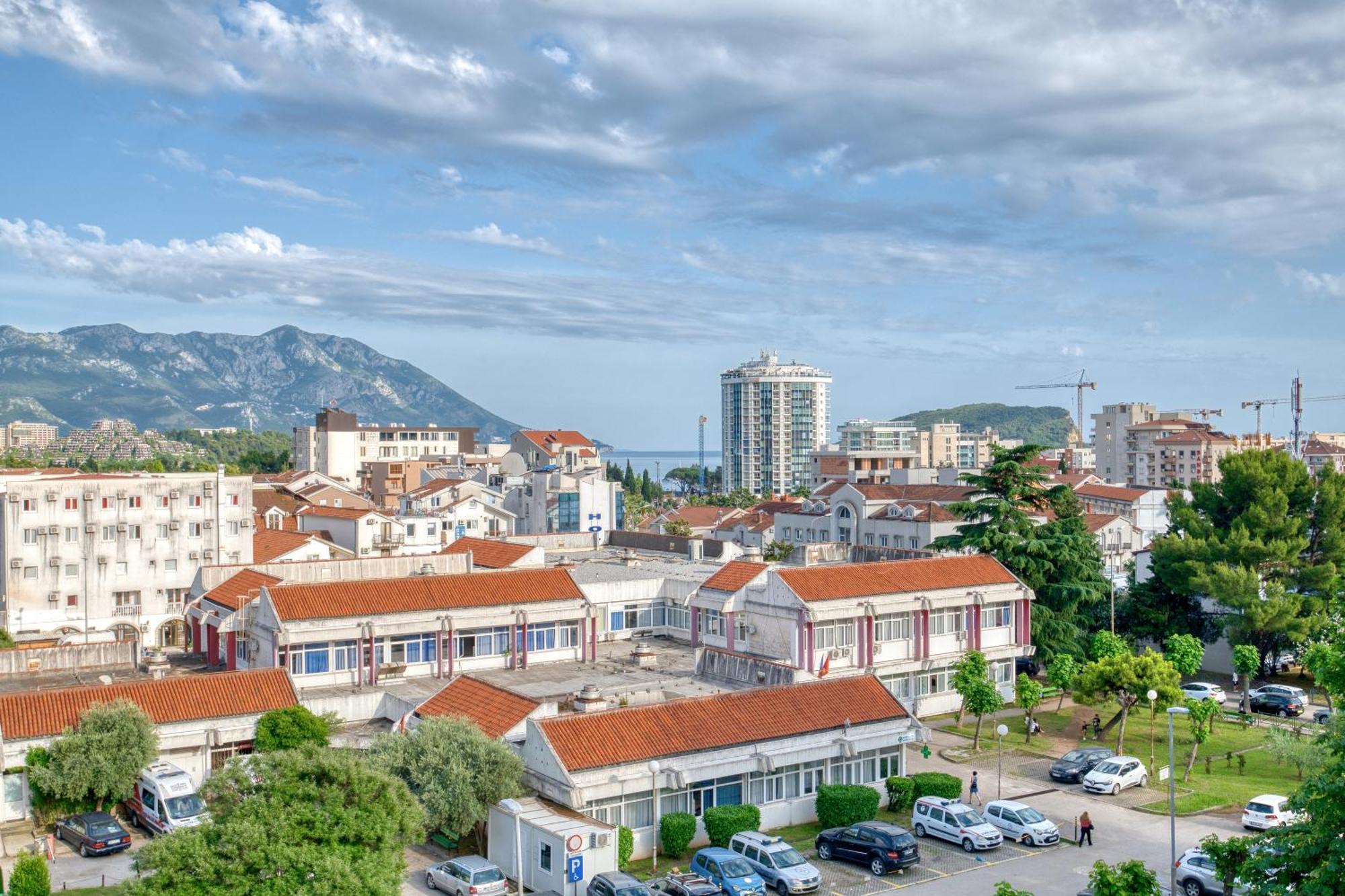Azure Apartments بودفا المظهر الخارجي الصورة