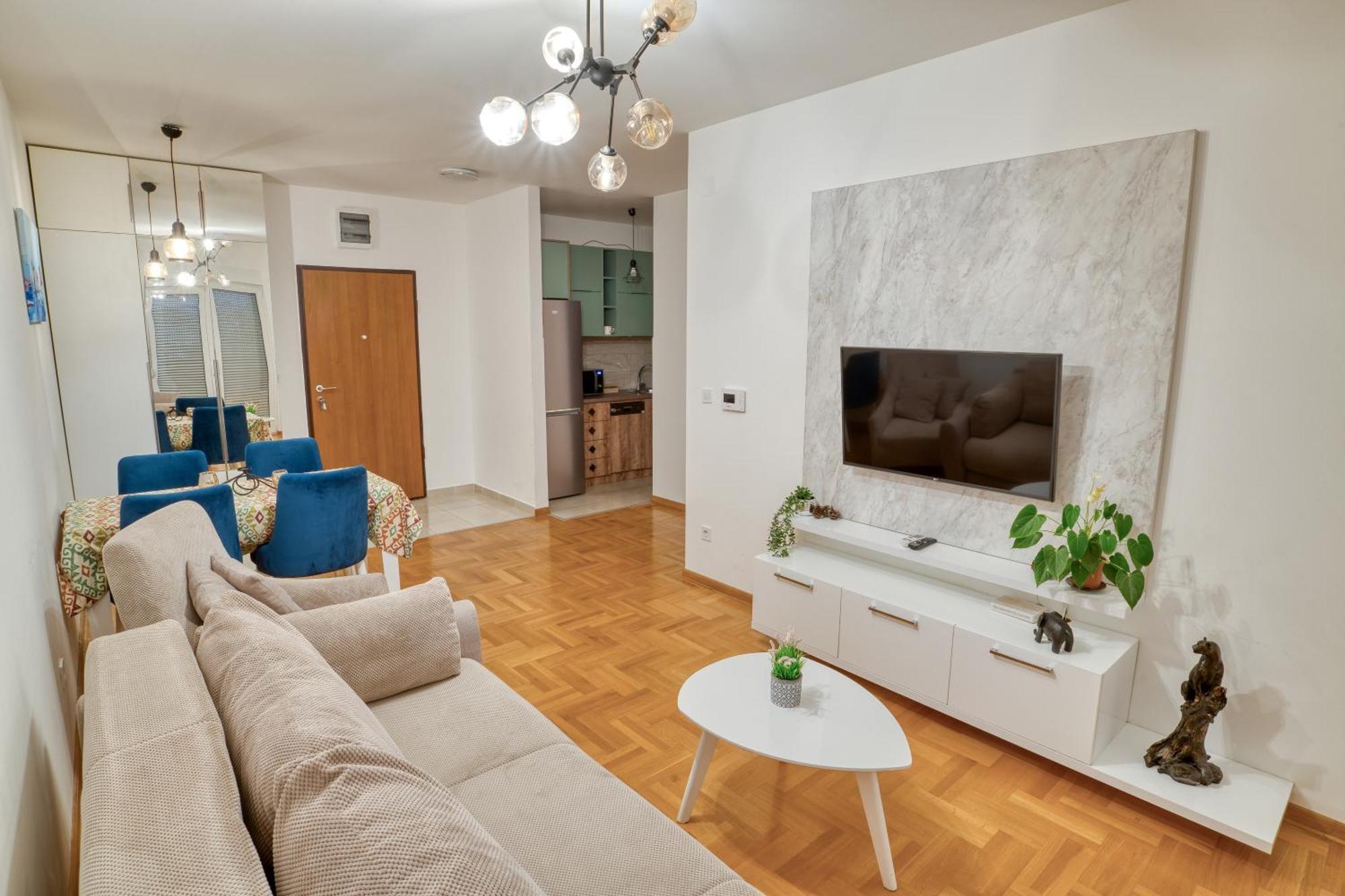 Azure Apartments بودفا المظهر الخارجي الصورة