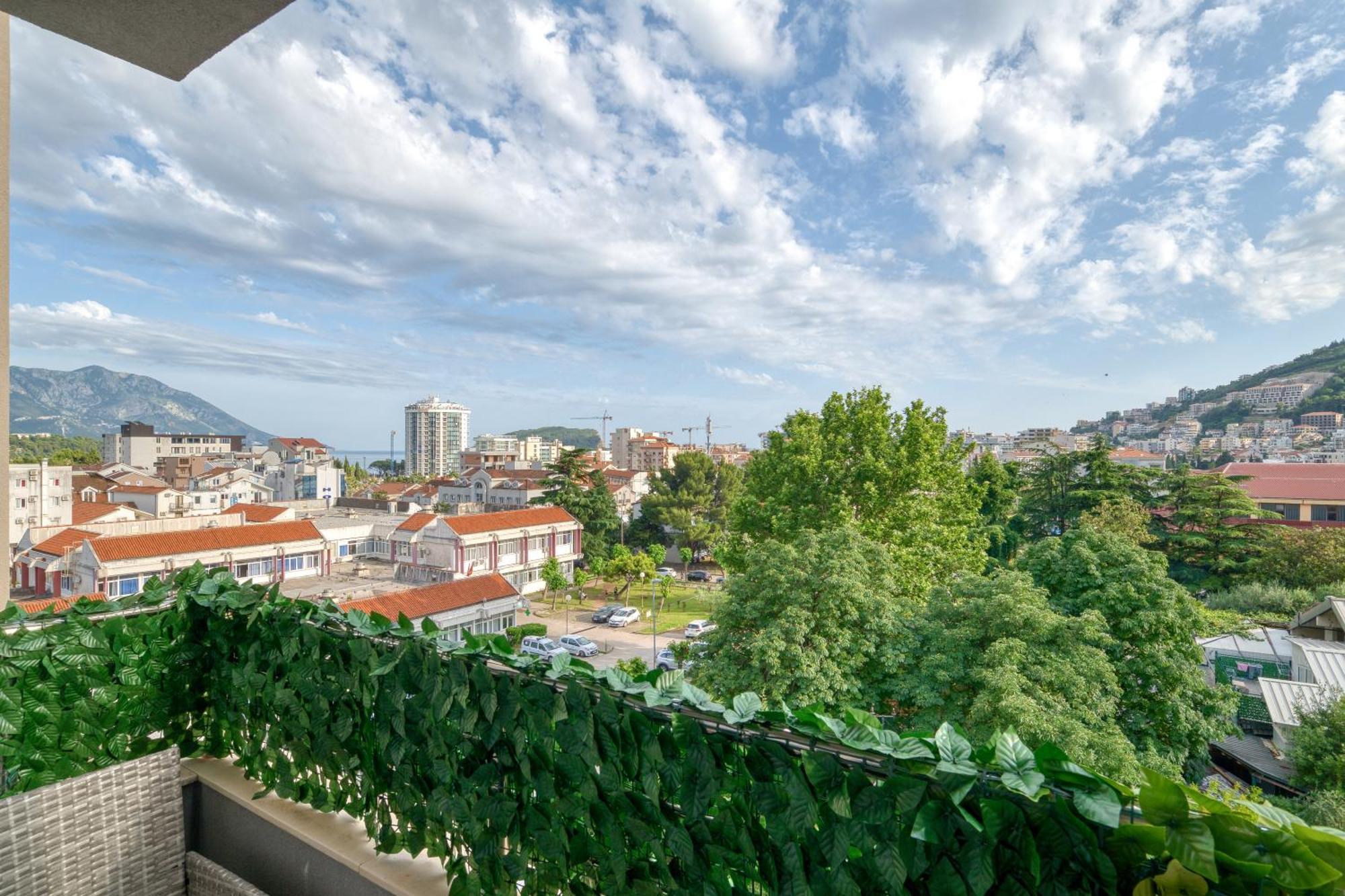 Azure Apartments بودفا المظهر الخارجي الصورة
